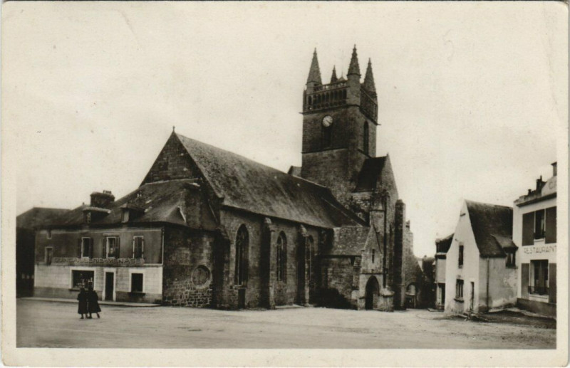 Carte postale ancienne Quimperle - L'Eglise Saint-Michel à Quimperlé