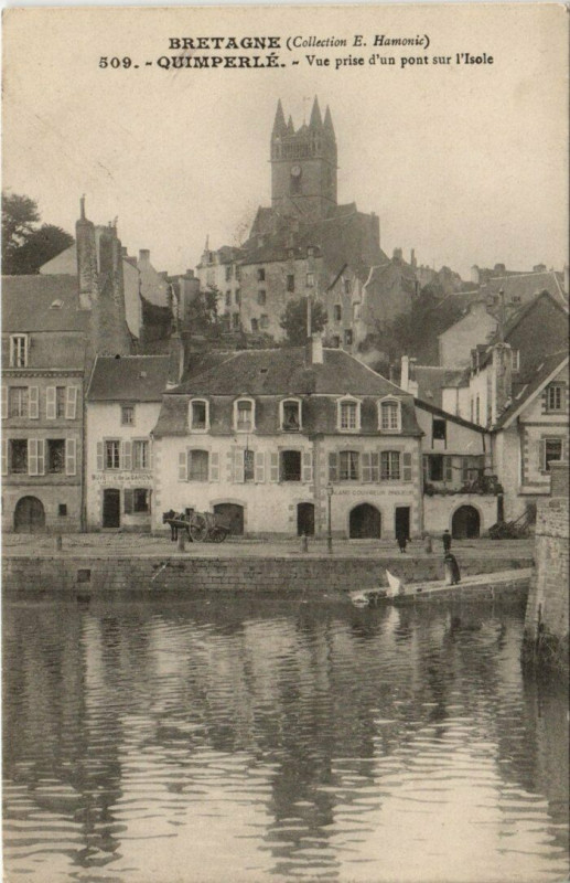 Carte postale ancienne Quimperle - Vue prise d'un pont sur l'Isole à Quimperlé