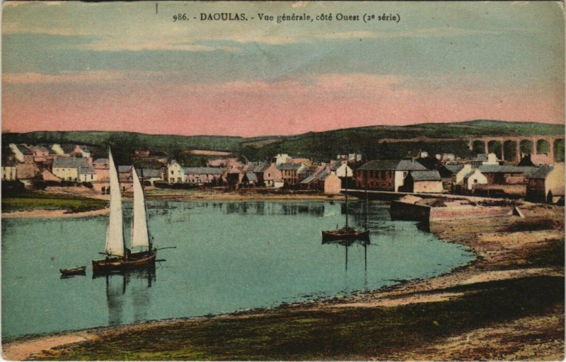 Carte postale ancienne Daoulas - Vue générale à Daoulas