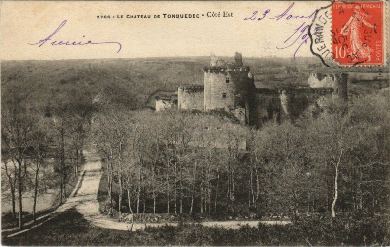 Carte postale ancienne Le Chateau de Tonquedec