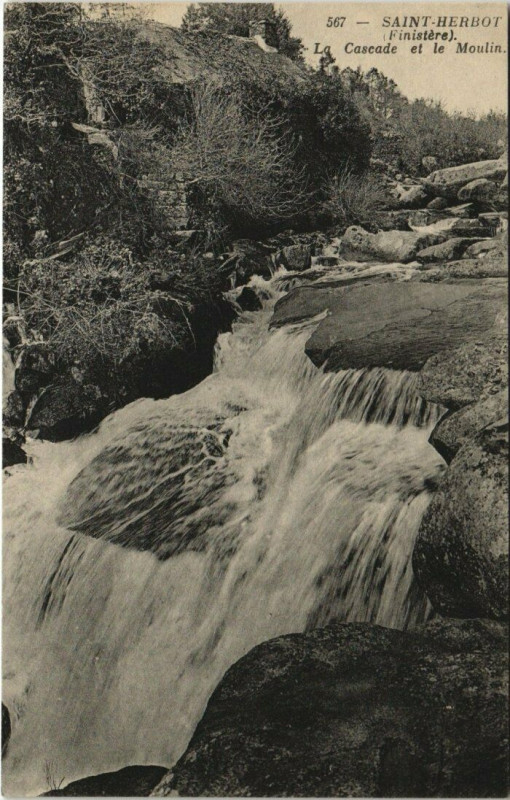 Carte postale ancienne Saint-Herbot - La Cascade