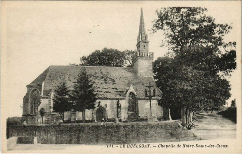 Carte postale ancienne Le Huelgoat Chapelle de N-D-des Cieux à Huelgoat