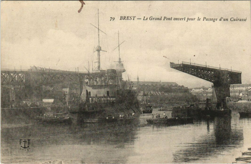 Carte postale ancienne Brest Le Grand Pont ouvert à Brest