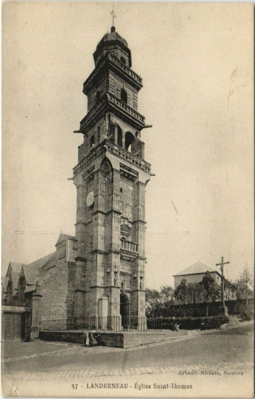 Carte postale ancienne Landerneau Eglise Saint-Thomas à Landerneau