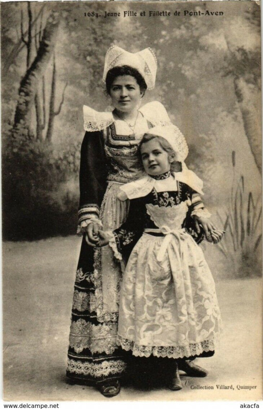 Carte postale ancienne Pont Aven- Jeune Fille et Fillette France à Pont-Aven