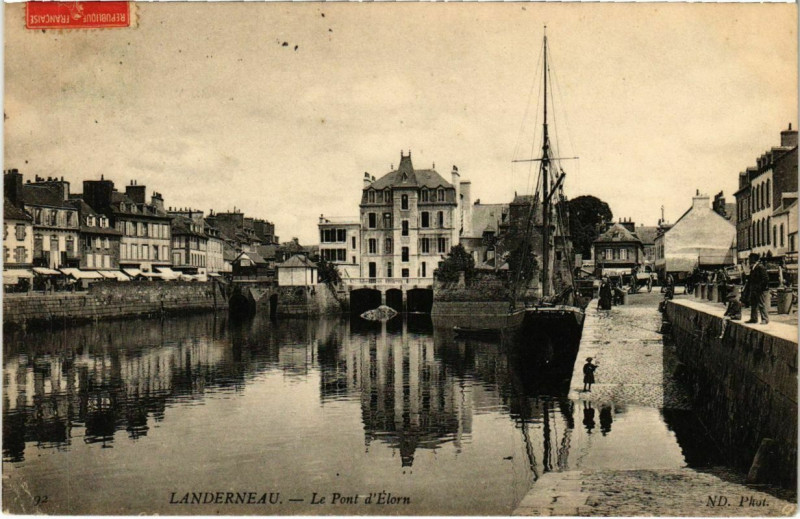 Carte postale ancienne Landerneau- Le Pont d'Elorn France à Landerneau
