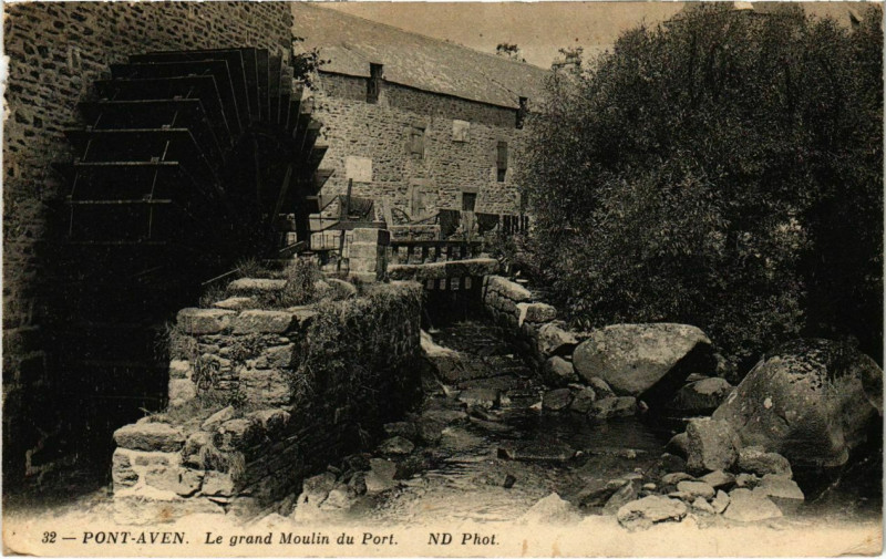Carte postale ancienne Pont Aven- Le grand Moulin du Port France à Pont-Aven