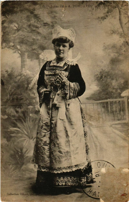 Carte postale ancienne Pont Aven- Jeune fille France à Pont-Aven