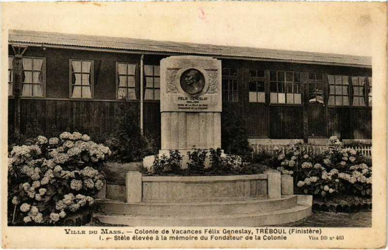Carte postale ancienne Treboul- Stele elevee a la memoire du Fondateur France
