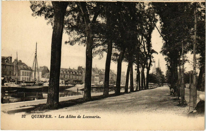 Carte postale ancienne Quimper- Les Allees de Locmaria France à Quimper