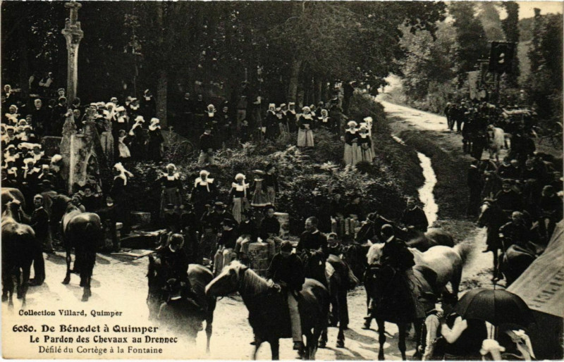 Carte postale ancienne Quimper- Defile du Cortege a l Fontaine France à Quimper