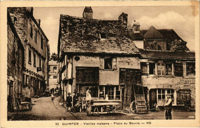 Carte postale ancienne Quimper- Vieilles maisons, Place au Beurre France à Quimper