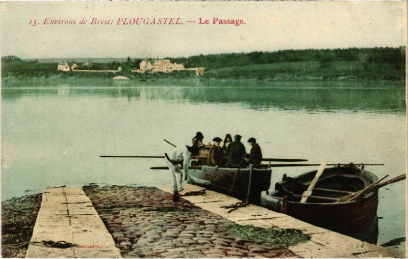 Carte postale ancienne Plougastel Daoulas- Le Passage France à Daoulas