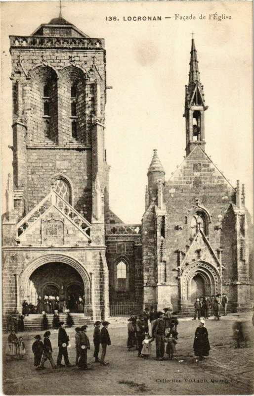 Carte postale ancienne Locronan - Facade de l'Eglise à Locronan