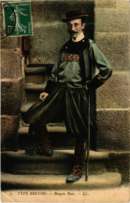 Carte postale ancienne Bragou Bras - Type Breton - Folklore