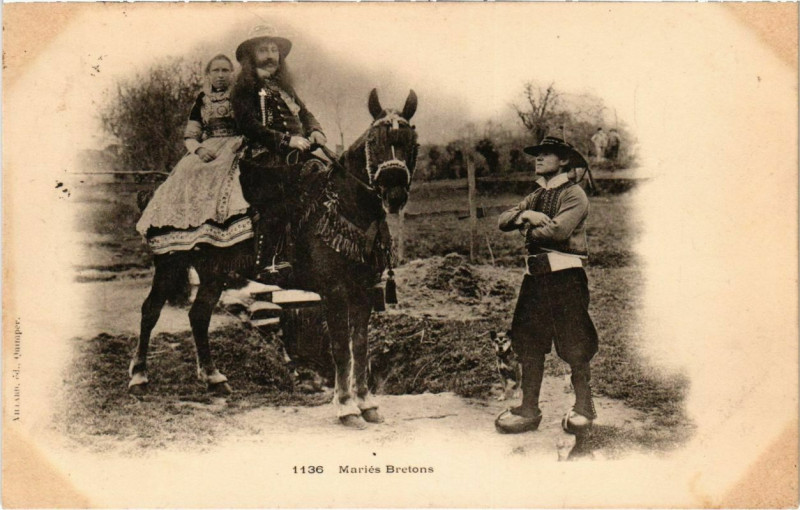 Carte postale ancienne Maries Bretons - Folklore