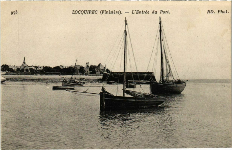 Carte postale ancienne Locquirec - L'Entree du Port à Locquirec
