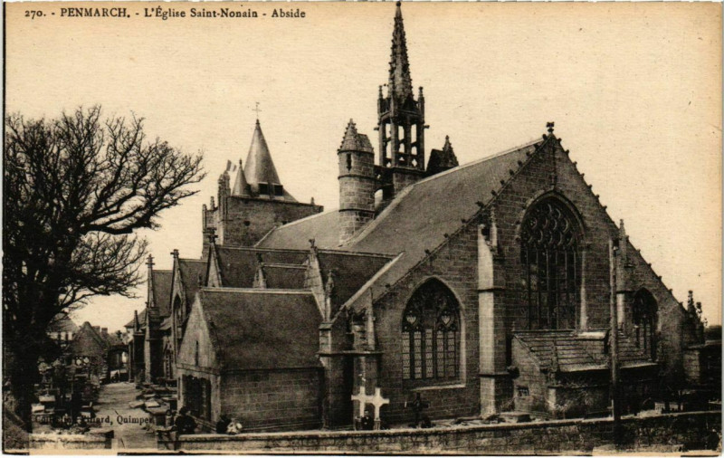 Carte postale ancienne Penmarch - L'Eglise Saint-Nonna - Abside à Penmarch