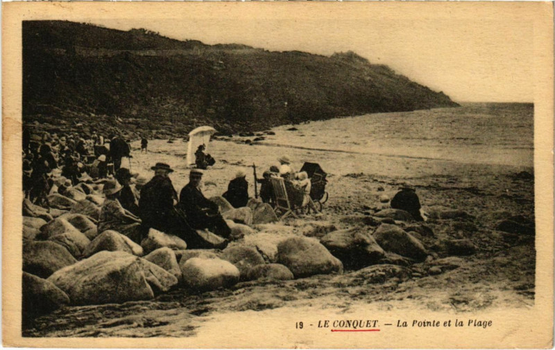 Carte postale ancienne Le Conquet - La Pointe et la Plage au Conquet