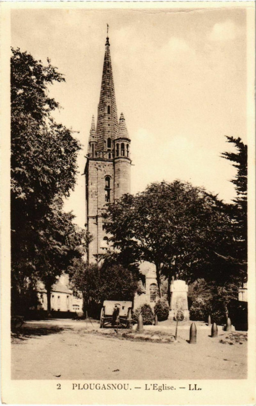 Carte postale ancienne Plougasnou - L'Eglise à Plougasnou