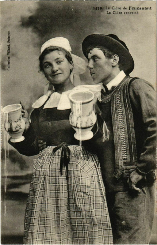 Carte postale ancienne Fouesnant - Le Cidre de Fouesnant - Le Cidre Renveise à Fouesnant
