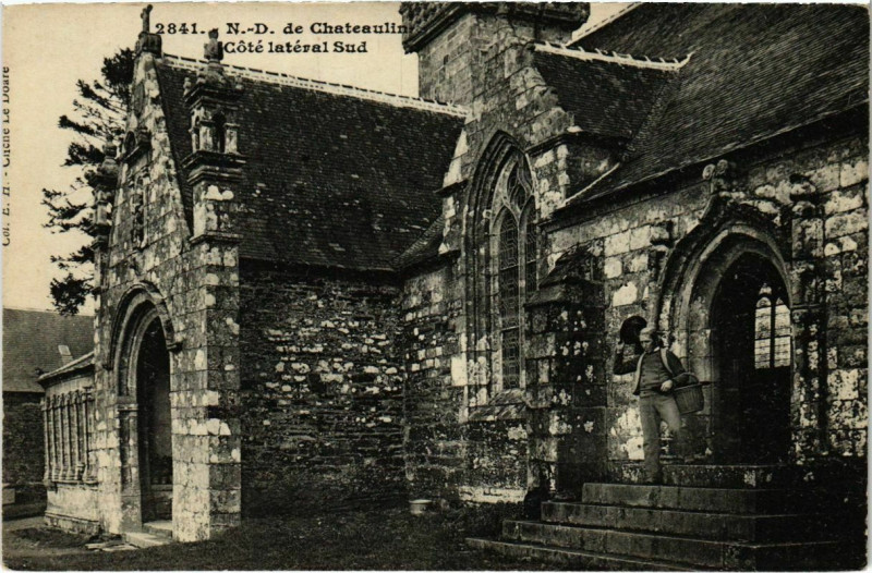 Carte postale ancienne Chateaulin - N.-D. De Chateaulin - Cote Lateral Sud à Châteaulin
