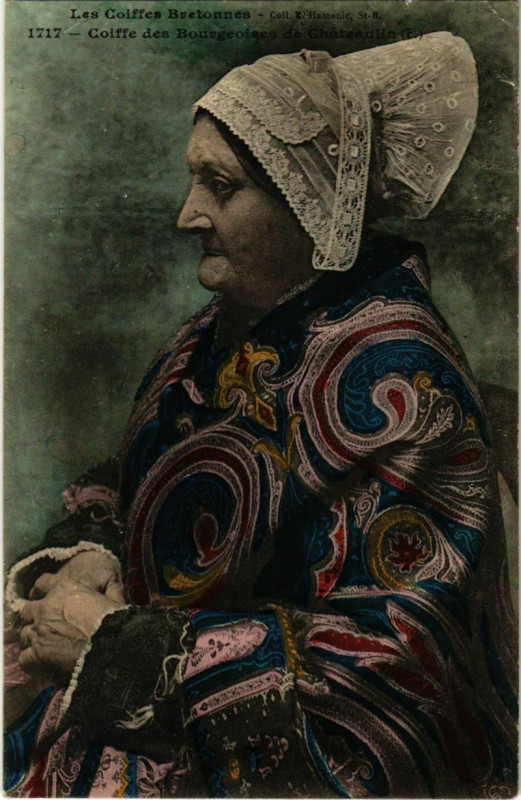 Carte postale ancienne Chateaulin - Coiffe des Bourgeoises et Chateaulin - Folklore à Châteaulin