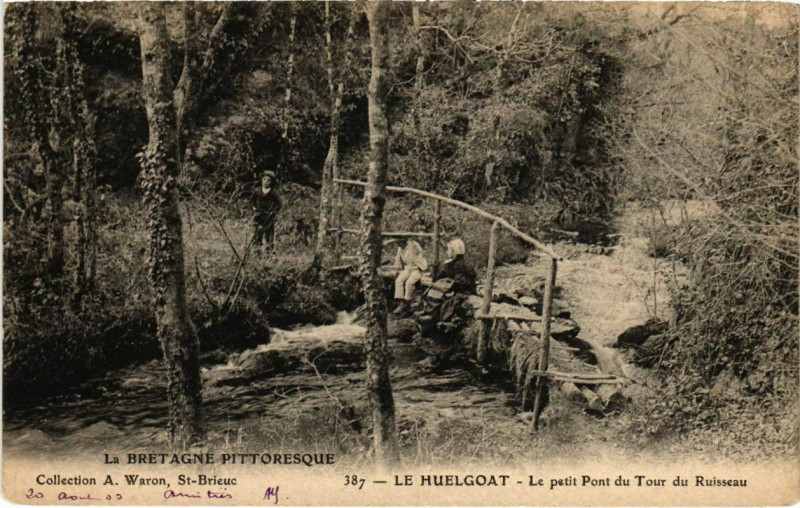 Carte postale ancienne Huelgoat- Le petit Pont du Tour du Ruisseau France à Huelgoat