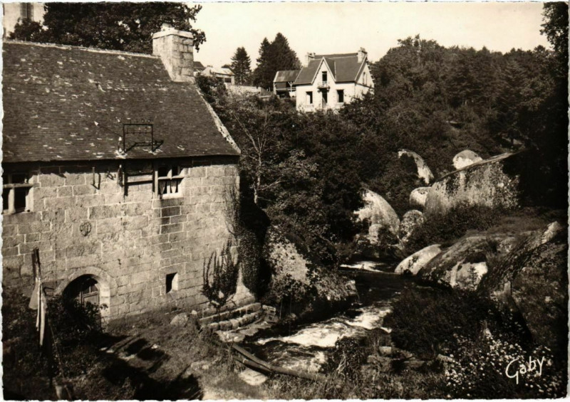 Carte postale ancienne Huelgoat- Vieux Moulin du Chaos France à Huelgoat