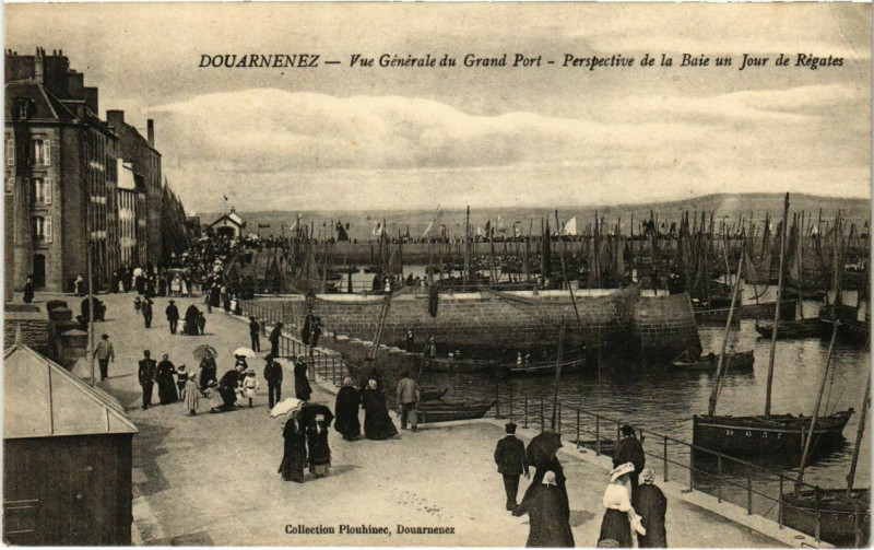 Carte postale ancienne Douarnenez- vue generale du Grand Port France à Douarnenez