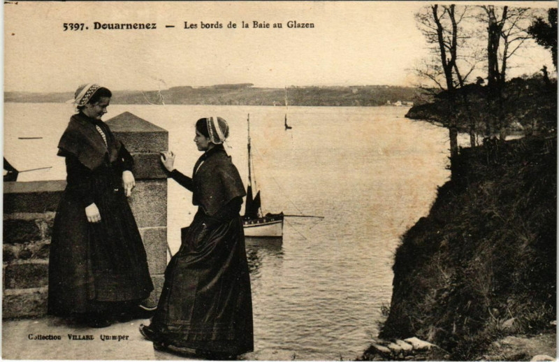 Carte postale ancienne Douarnenez- Les bords de la Baie au Glazen France à Douarnenez