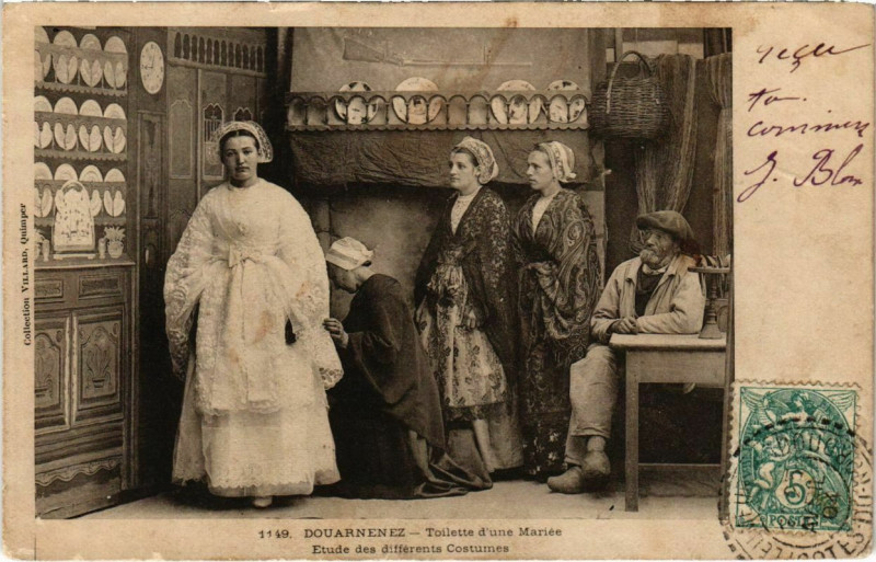 Carte postale ancienne Douarnenez- Etude des differents Costumes France à Douarnenez