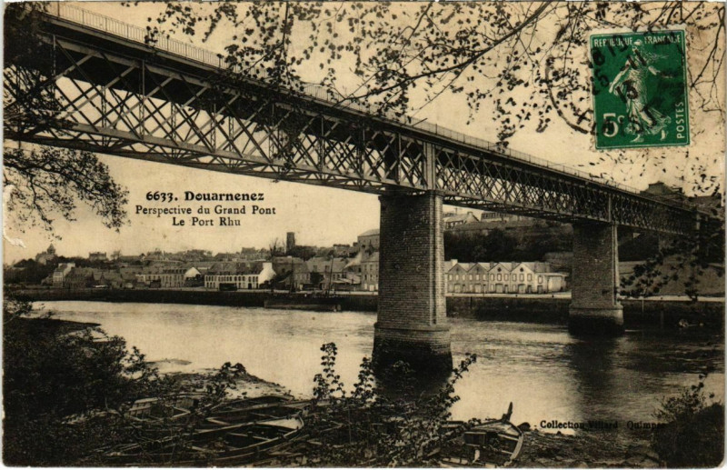 Carte postale ancienne Douarnenez- Perspective du Grand Pont, Port Rhu France à Douarnenez