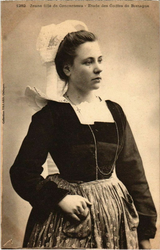 Carte postale ancienne Concerneau- Jeune Fille ,Etude des Coiffes de Bretagne France