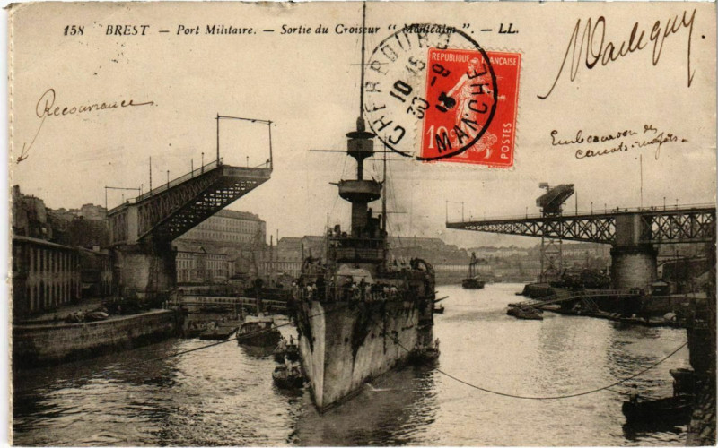 Carte postale ancienne Brest- Port Militaire ,Sortie du Croiseur Montcalm France à Brest