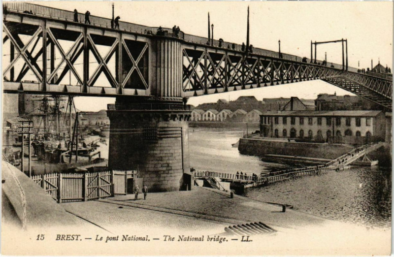 Carte postale ancienne Brest- Le Pont National France à Brest