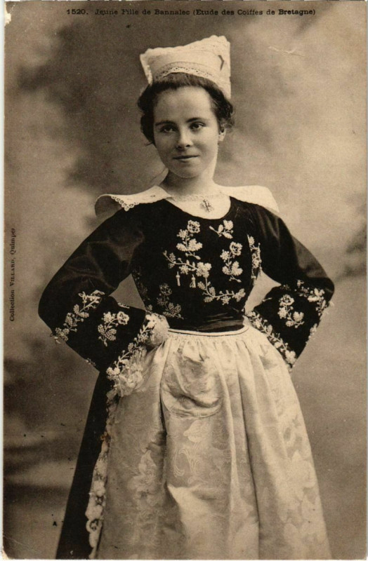 Carte postale ancienne Bannalec- Jeune fille France à Bannalec