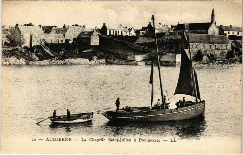 Carte postale ancienne Audierne- La Chapelle Saint Julien a Poulgoazec France à Audierne