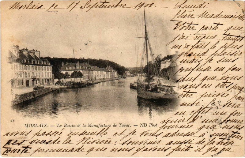 Carte postale ancienne Morlaix- Le Bassin et la Manufacture de Tabac France à Morlaix