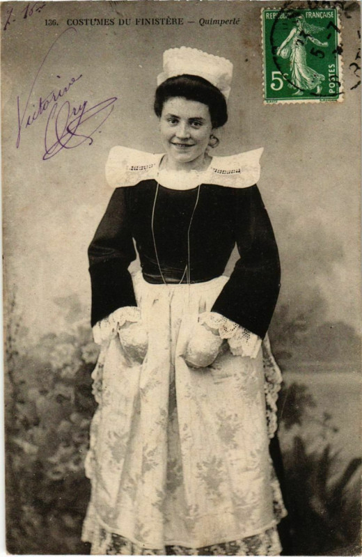 Carte postale ancienne Quimperle- Costume France à Quimperlé
