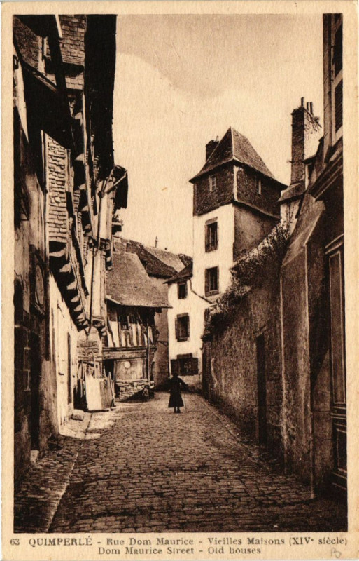 Carte postale ancienne Quimperle - Rue Dom Maurice - Vieilles Maisons (Xiv s.) - Dom à Quimperlé