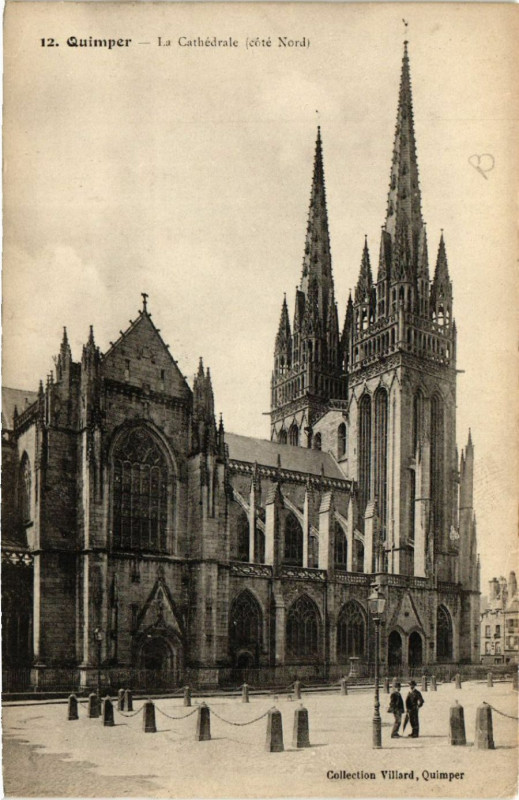 Carte postale ancienne Quimper - Le Cathédrale (coté Nord) à Quimper