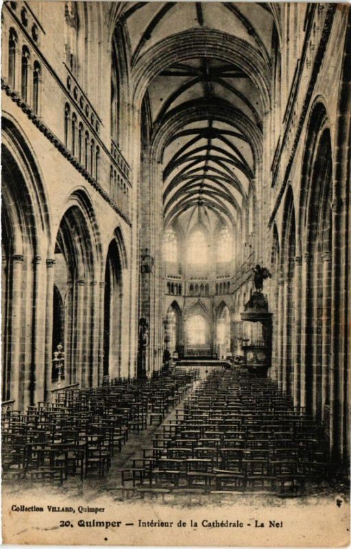 Carte postale ancienne Quimper - Intérieur de la Cahédrale - Le Nef à Quimper