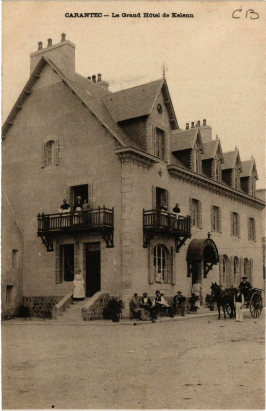 Carte postale ancienne Carantec - Le Grand Hotel de Kelanu à Carantec