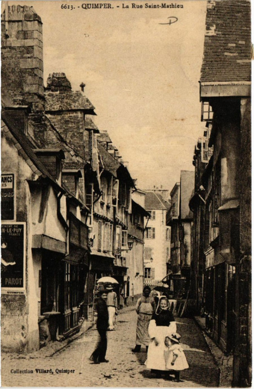Carte postale ancienne Quimper - La Rue St-Mathieu à Quimper