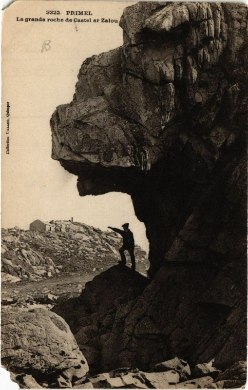 Carte postale ancienne Primel - La grande roche de Castel ar Zalou à Cast