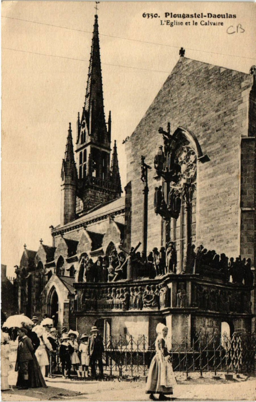 Carte postale ancienne Plougastel-Daoulas - L'Eglise et le Calvaire à Plougastel-Daoulas