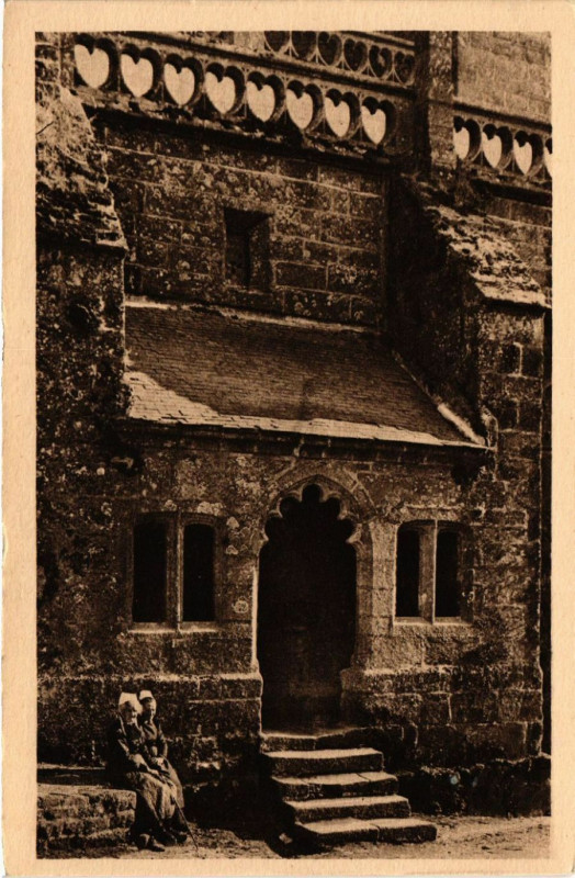 Carte postale ancienne Locronan (Xv siécle) - Le delicieux petit porche nord avec ses... à Locronan