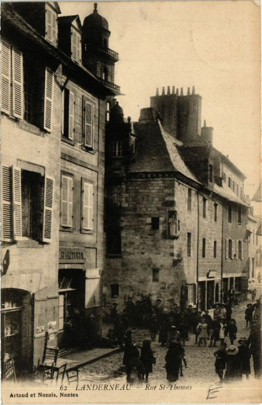 Carte postale ancienne Landerneau - Rue St-Thomas à Landerneau