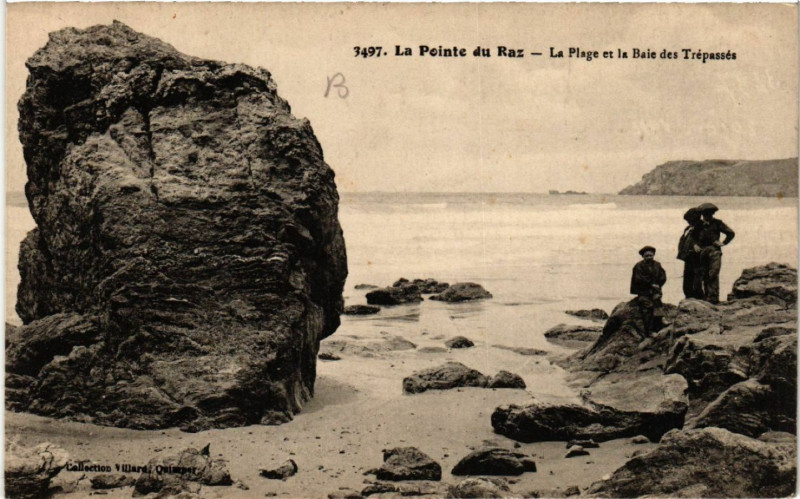 Carte postale ancienne La Pointe du Raz - La Plage et la Bae des Trépassés